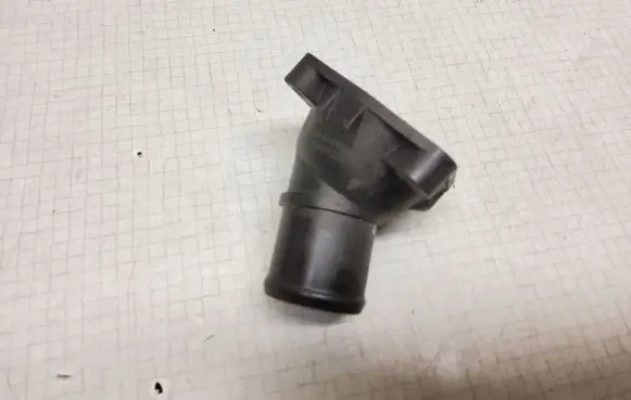 Toyota Corolla Verso E121 Engine coolant pipe/hose 163210R011