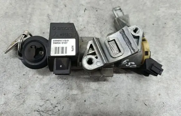 Mitsubishi Colt Ignition lock MR587813