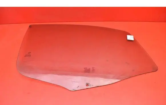 Lancia Musa Front door window glass four-door 