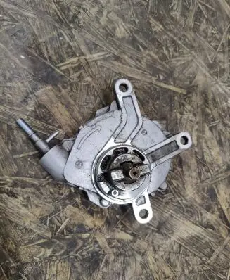 Toyota Avensis T250 Vacuum pump 19040759