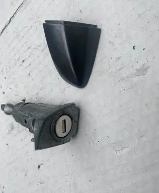 Volkswagen Golf VII Front door handle cover 5G1837879