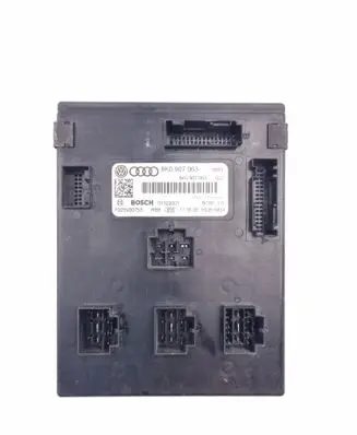 Audi A4 S4 B8 8K Comfort/convenience module 8K0907063 F005V00753