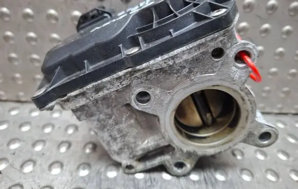 Renault Megane III Throttle body valve S26340769 8200570865D