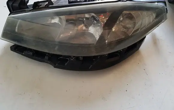 Renault Laguna II Headlight/headlamp 89900470