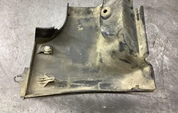 Volvo XC90 Side skirt front trim 