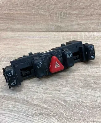 Mercedes-Benz E W210 Hazard light switch 2108200151 679305 Q052612427
