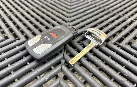 Audi A8 S8 D4 4H Ignition key/card 4M0959754AA