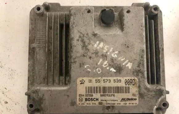 Opel Insignia A Engine control unit/module 55573539 0281015774
