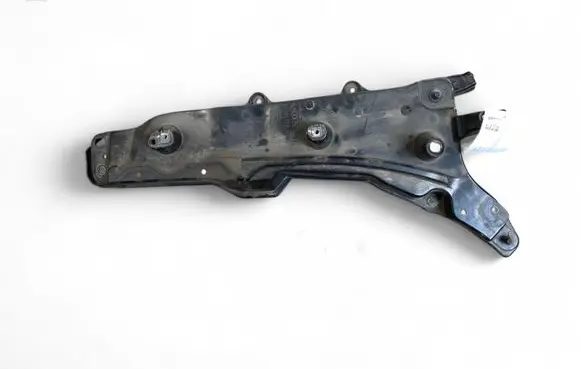 Volvo XC90 Fender mounting bracket 31391777