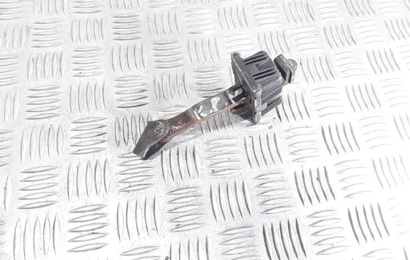 Toyota Avensis T250 Front door check strap stopper