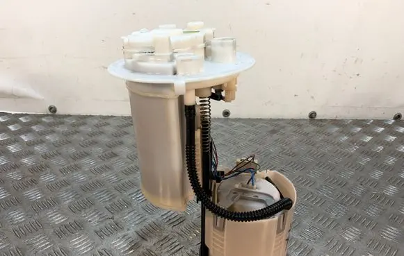 Toyota Prius (XW50) In-tank fuel pump 7702047140