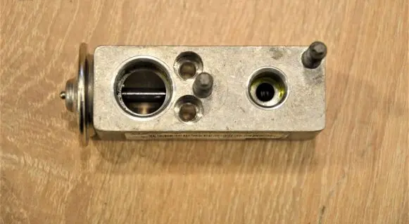 Air conditioning (A/C) expansion valve