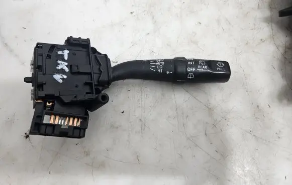 Toyota Corolla Verso AR10 Wiper control stalk 173654LH