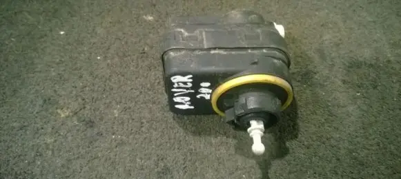 Headlight level adjustment motor