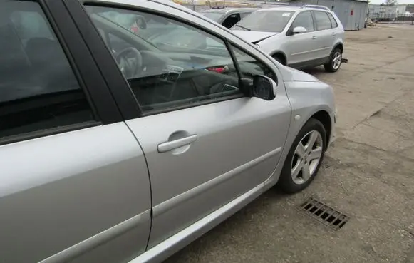 Peugeot 307 CC Front door 