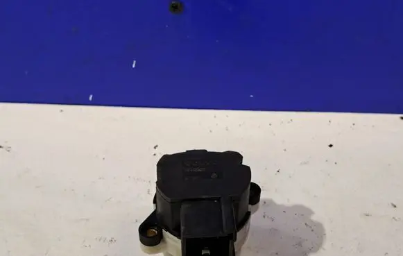 Volvo XC90 Ignition lock 8645228
