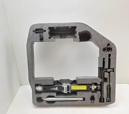 Audi A4 S4 B8 8K Tool set 8K0011031D 8N0012219 8K0805615