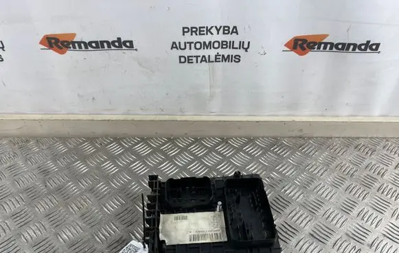 Volkswagen Caddy Fuse module 1K0937124K