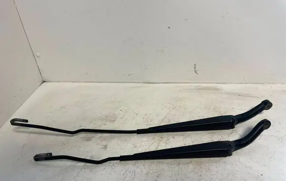 Volvo S60 Front wiper blade arm 8624243 8624246