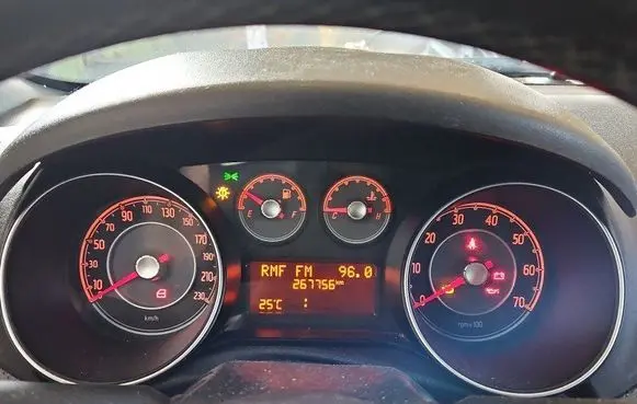 Speedometer (instrument cluster)