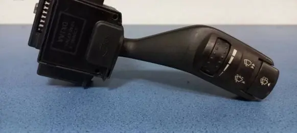 Ford Focus Wiper control stalk 17D940
