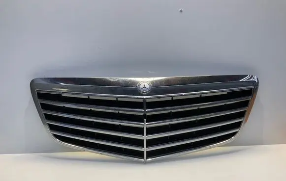 Mercedes-Benz E W211 Front grill A2118801783 2118801783
