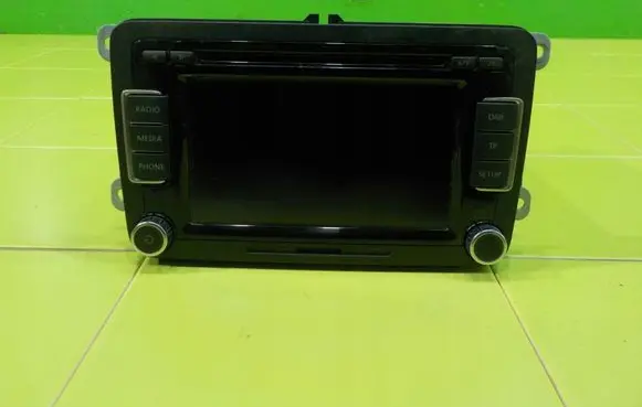 Volkswagen Scirocco Radio/CD/DVD/GPS head unit 3C8035195G ZP26