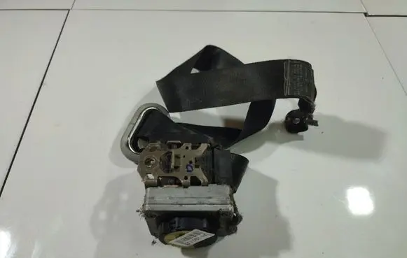 Volkswagen Bora Front seatbelt 1J1857330