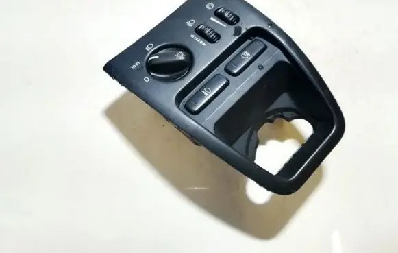 Volvo XC90 Light switch 8685452