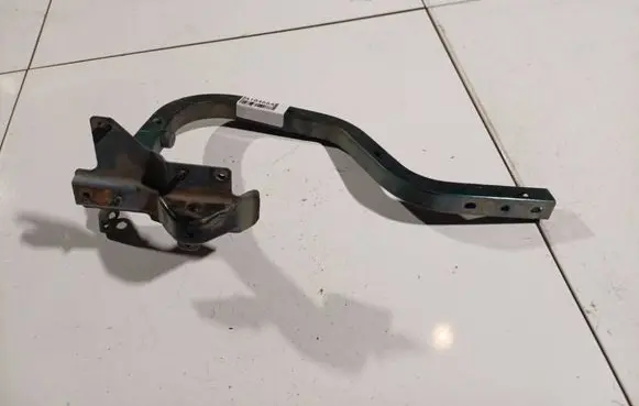 Mitsubishi Galant Tailgate/trunk/boot hinge