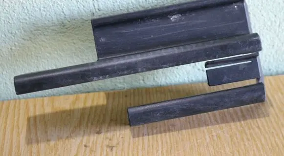 BMW 5 E60 E61 Front driver seat rail 7007695