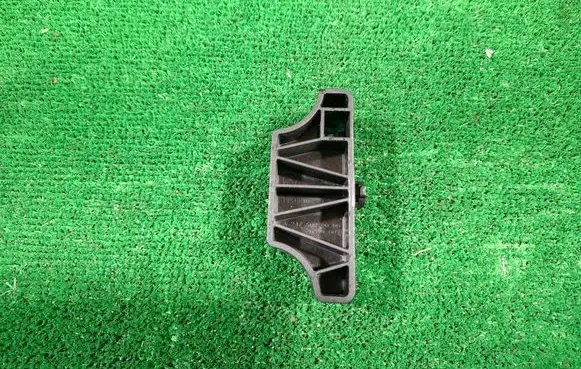 Mercedes-Benz GLA H247 Radiator mount bracket A2475020000