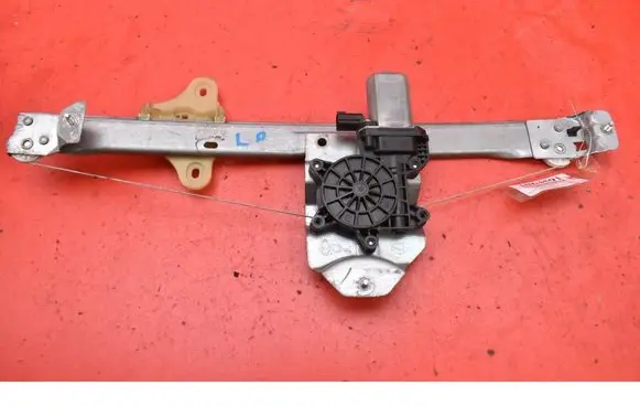 Renault Clio I Front door window regulator with motor 807213867R
