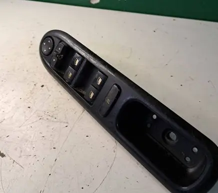 Peugeot 407 Electric window control switch 53269700 53269704