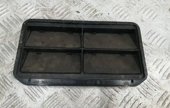 Fiat 500X Quarter panel pressure vent 