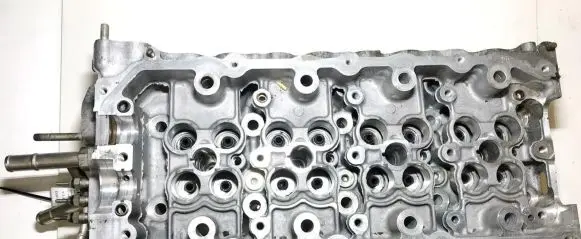 Toyota Avensis T220 Engine head 