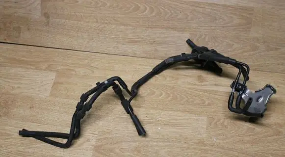 Volkswagen PASSAT B6 Vacuum line/pipe/hose 03L131051