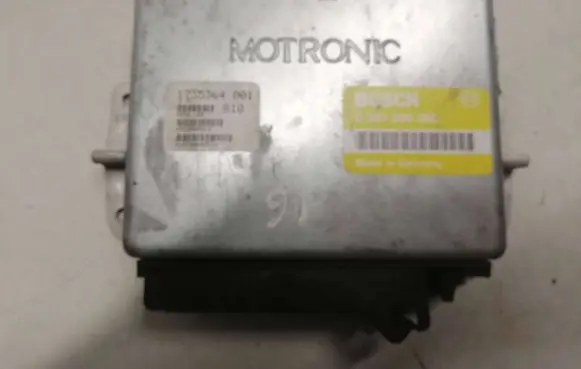 BMW 5 E34 Engine control unit/module 0261200380
