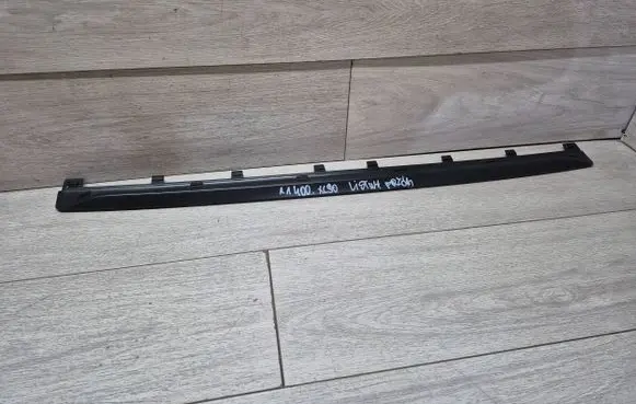 Volvo XC90 Front bumper splitter molding 31694569
