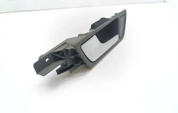 Rear door interior handle