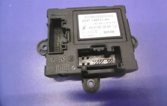 Ford Focus Door control unit/module 6N4T14B533AH