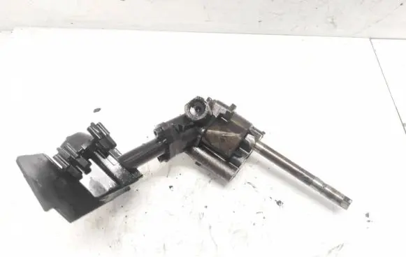 Volkswagen Caddy Oil pump 026115153a