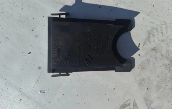 Opel Vivaro Fuse box cover 758A68898R 93452505 2996000A