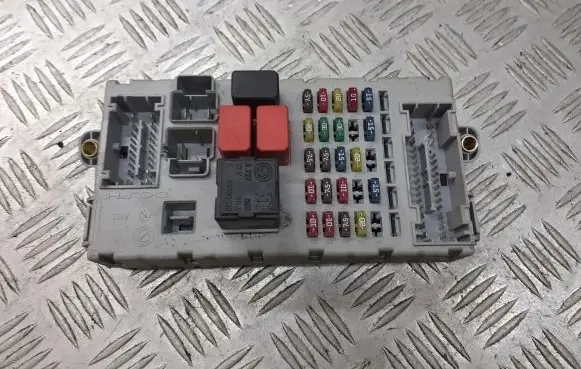 Fiat Punto (188) Fuse box cover 46552681