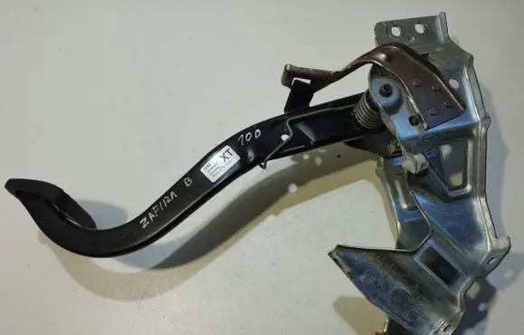 Opel Zafira B Brake pedal 24463407