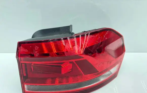 Volkswagen Touran III Rear/tail lights 5TA945096D L90084784