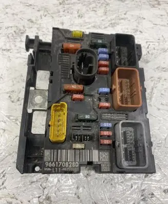 Peugeot 3008 I BSM Control unit 