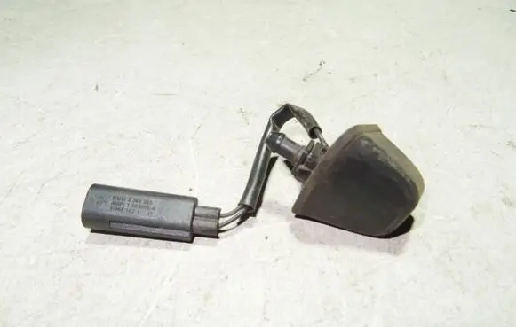 BMW 3 E90 E91 Windshield washer spray nozzle 8365385