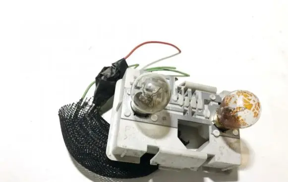 Citroen Xantia Tail light bulb cover holder 2223