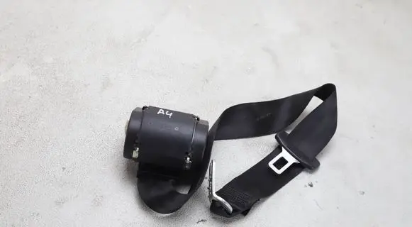 Audi A4 S4 B8 8K Rear seatbelt 8K0857805Q 621492700